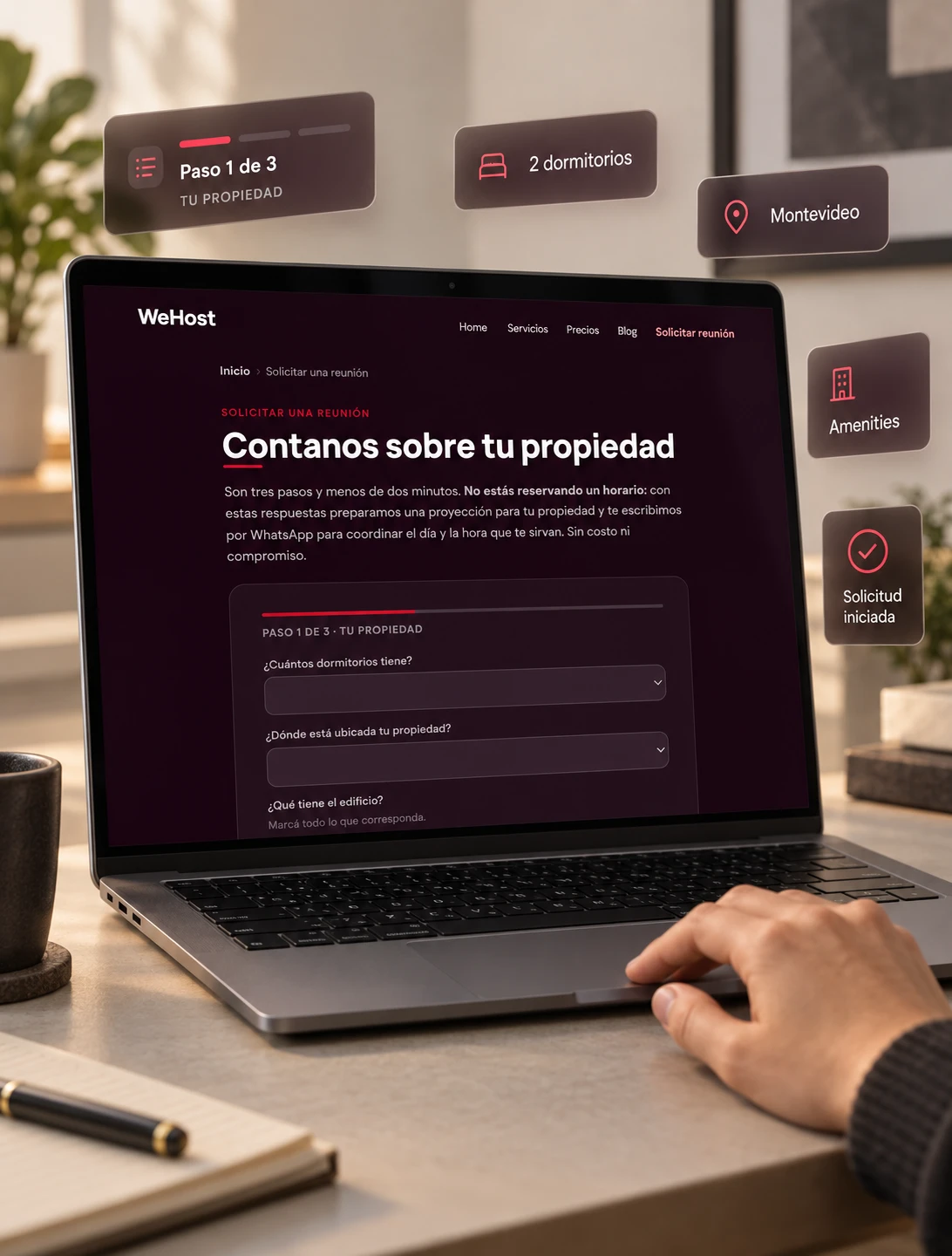 Laptop con la landing de WeHost